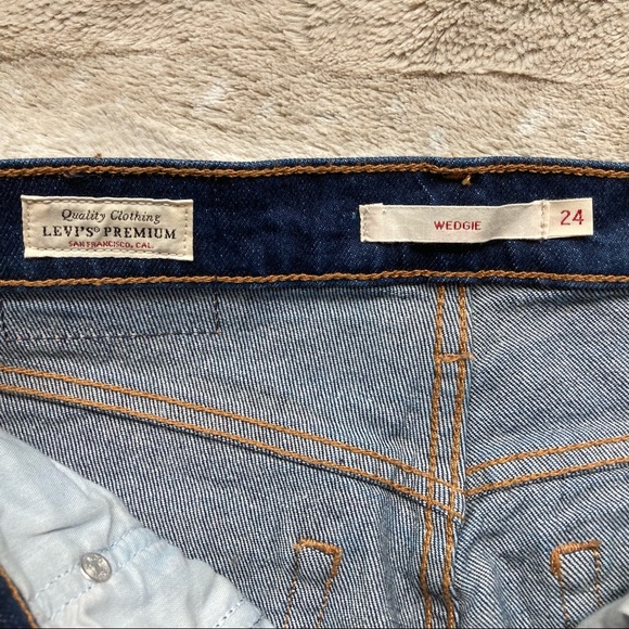 NWOT Levi’s Wedgie Jeans Dark Wash - Picture 7 of 10